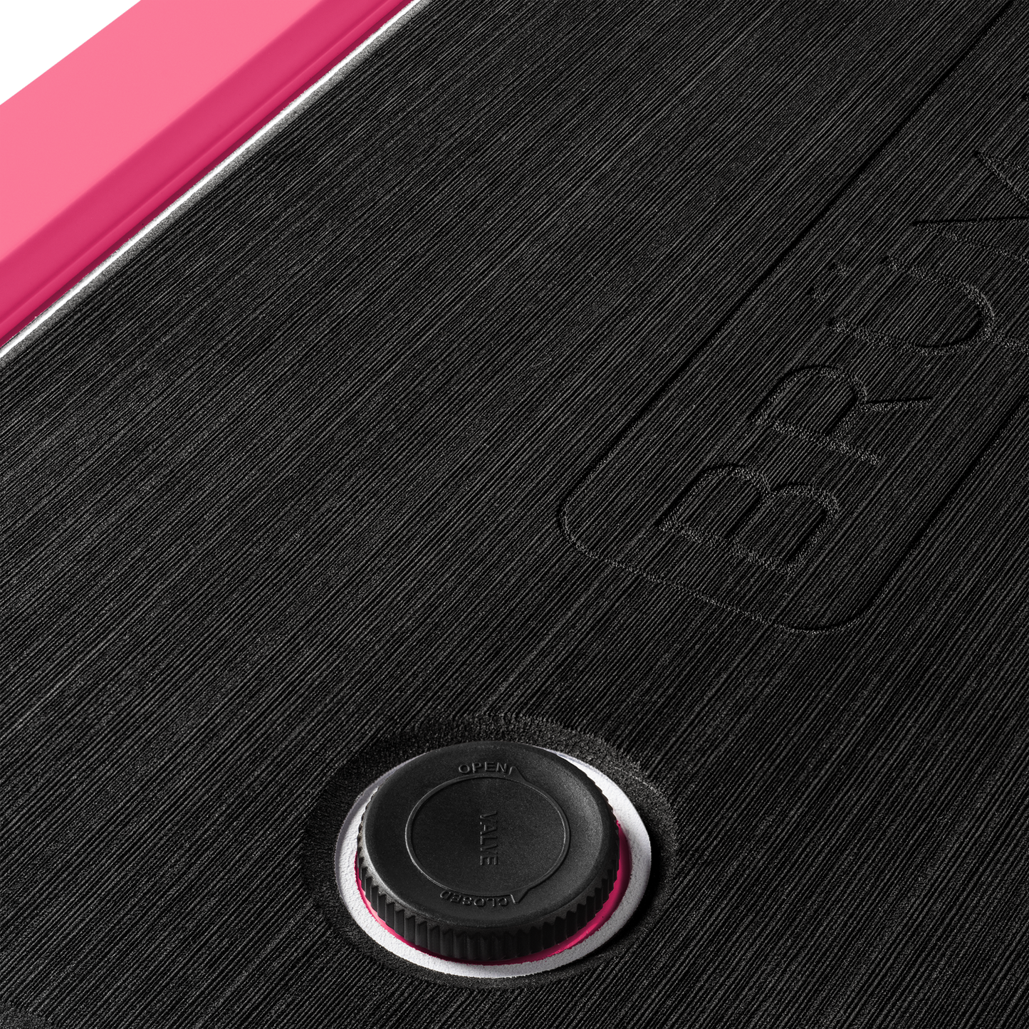brutank-o3 brutank-55qt-neonpink-vent.png